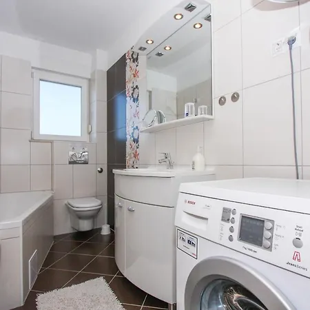 Apartment Leona With Private Pool *